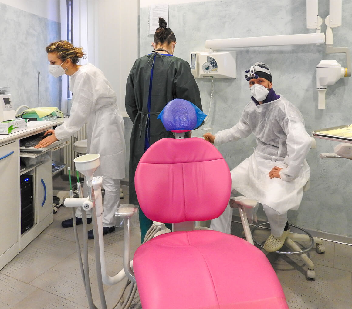 Impianti dentali a Bologna